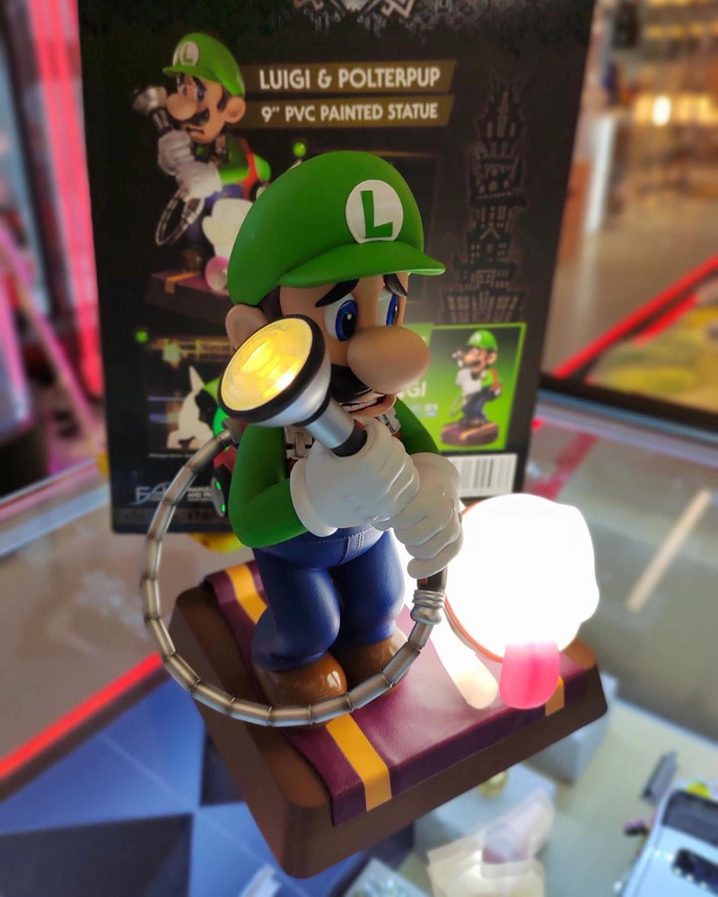 First 4 Figures Luigis Mansion 3 Luigi and Polterpup 9-Inch PVC Collector  Edition Statue, Green